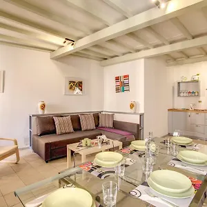  Apartamento Three Bedroom Campo Dei Fiori Italia
